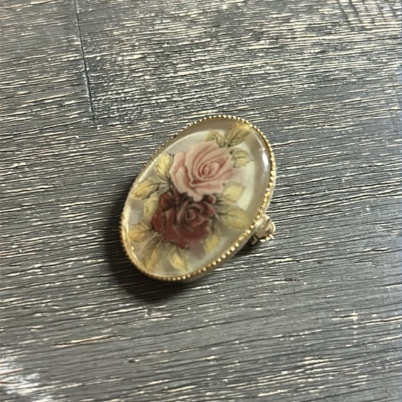 Vintage Victorian Cottage Style Floral Brooch with Roses - Picture 3 of 4